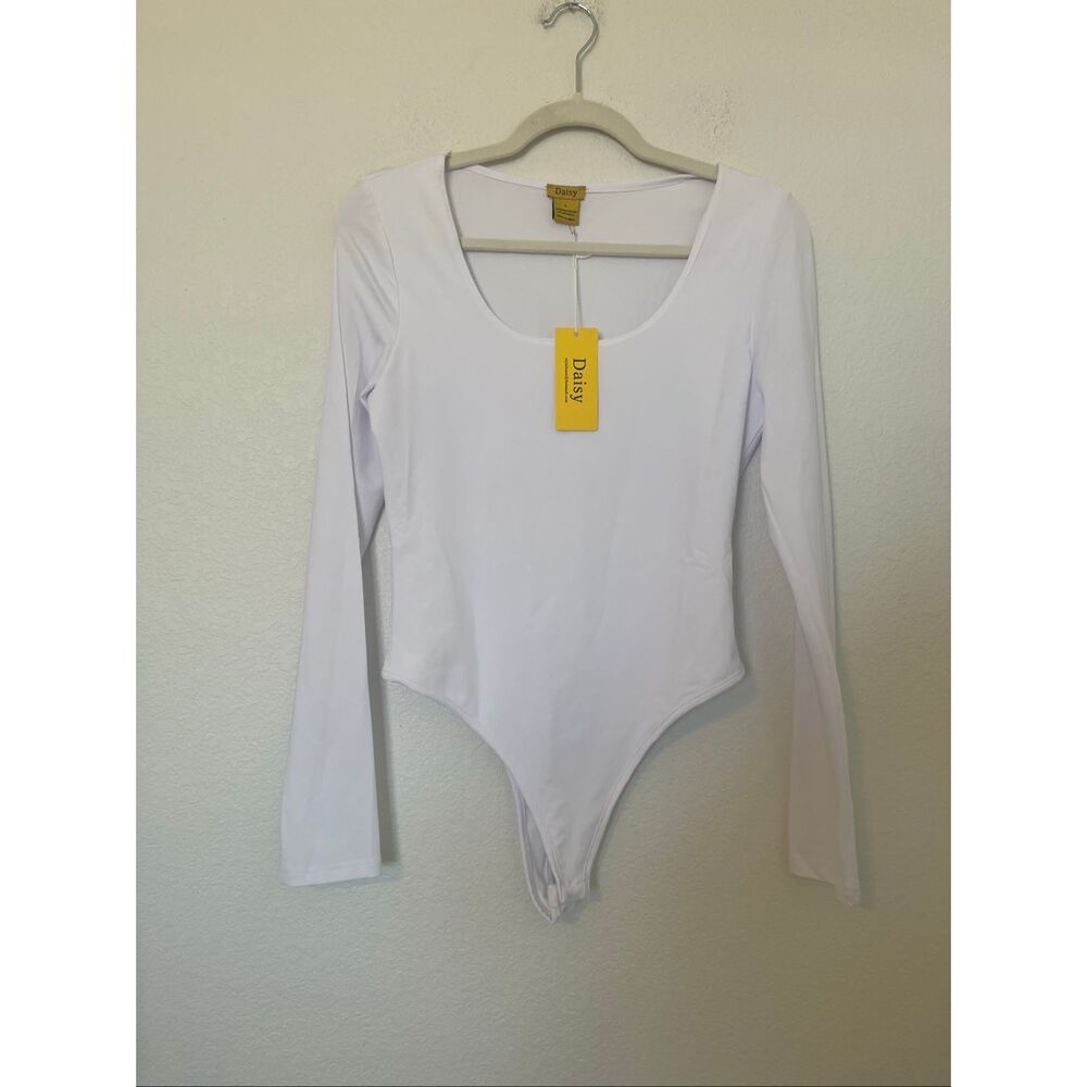 Daisy White Long Sleeve Scoop Neck Bodysuit size Large NWT
